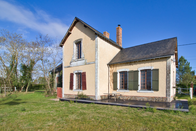 French property for sale in Le Lude, Sarthe - €140,000 - photo 10