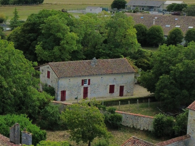 French property for sale in Aubigné, Deux-Sèvres - €638,000 - photo 7