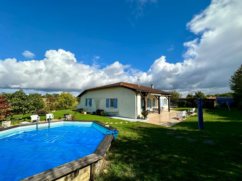 Maison à vendre à Jegun, Gers - 299.950 € - photo 1