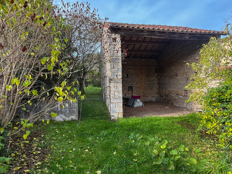 French property for sale in Mansle, Charente - €99,900 - photo 7