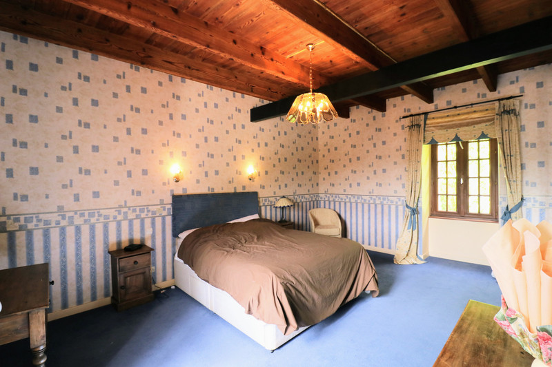 House for sale in SaintClet Côtesd'Armor Near PONTRIEUX, superb 6
