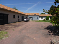 Maison à vendre à Saint-Yrieix-sur-Charente, Charente - 599 500 € - photo 10