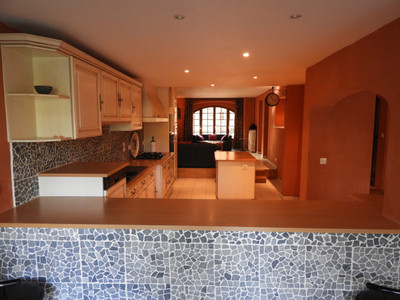 French property for sale in Uzerche, Corrèze - €299,990 - photo 2