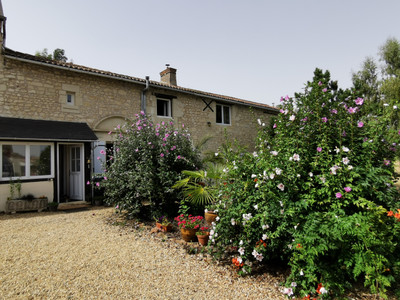 French property for sale in Saint-Macaire-du-Bois, Maine-et-Loire - €583,000 - photo 3