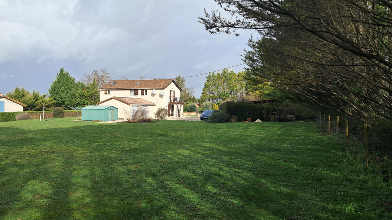 Propriété à vendre à Cherval, Dordogne - 299 999 €