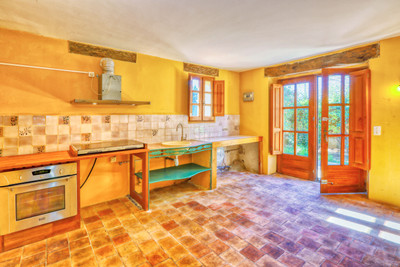 French property for sale in Rustrel, Vaucluse - €229,000 - photo 5