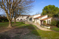 Maison à vendre à La Roche-Rigault, Vienne - 339.200 € - photo 1
