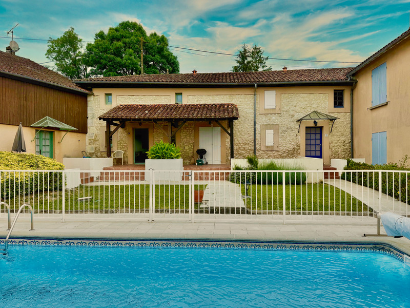French property for sale in Saint-Paul-Lizonne, Dordogne - €99,990 - photo 0