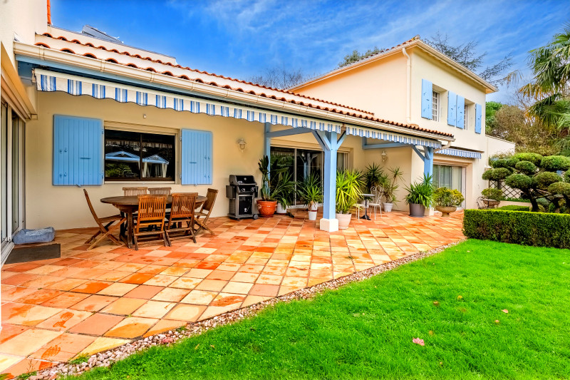 French property for sale in Saint-Germain-de-Lusignan, Charente-Maritime - €1,484,000 - photo 1