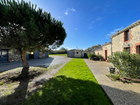 Maison à vendre à Nieul-le-Dolent, Vendée - 672 000 € - photo 3