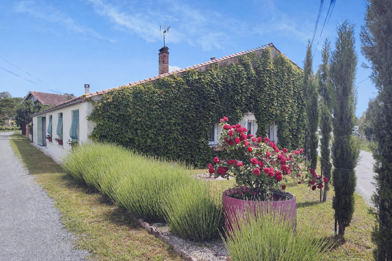 French property for sale in Sainte-Foy-la-Grande, Gironde - €378,000 - photo 6