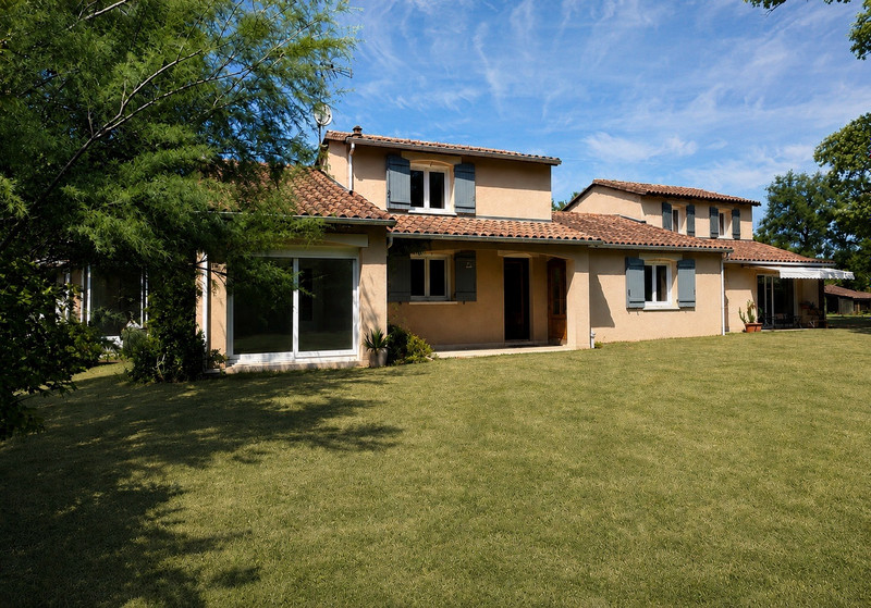 Propriété à vendre à Saint-Estèphe, Dordogne - photoAltPrice