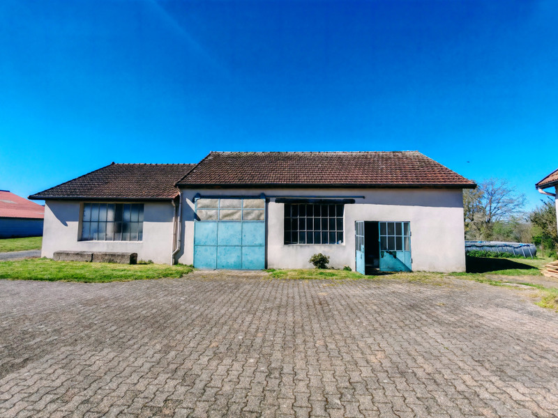 French property for sale in Saint-Éloy-les-Mines, Puy-de-Dôme - €185,000 - photo 2