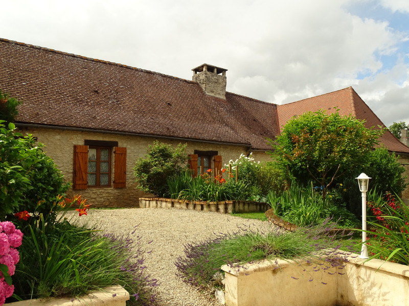 House for sale in Limeyrat Dordogne Delightful 5 bed stone house