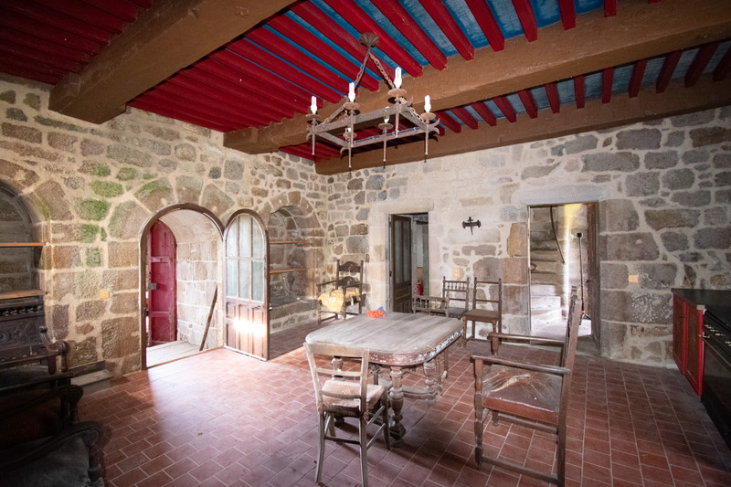 French property for sale in Égletons, Corrèze - €682,500 - photo 2