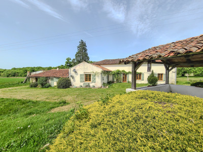French property for sale in Genouillé, Vienne - €599,000 - photo 5