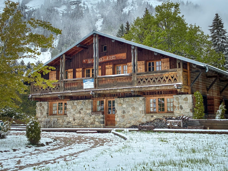 Ski property for sale in Morzine - €950,000 - photo 0