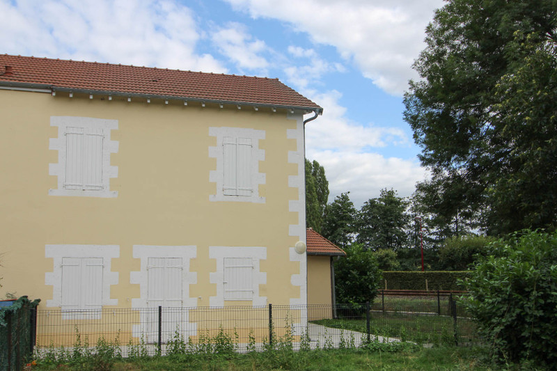 Maison à vendre à Exideuil-sur-Vienne, Charente - 104 500 € - photo 1