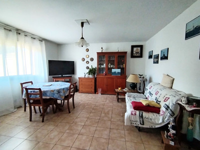 French property for sale in La Garde, Var - €222,000 - photo 3