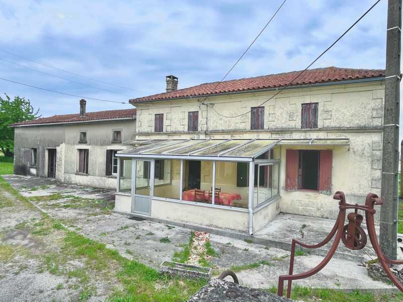 Maison à vendre à Mortiers, Charente-Maritime - 117.000 € - photo 1