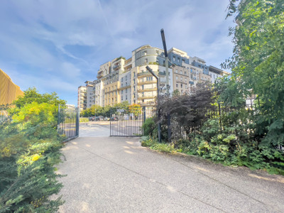 French property for sale in Courbevoie, Hauts-de-Seine - €245,000 - photo 11