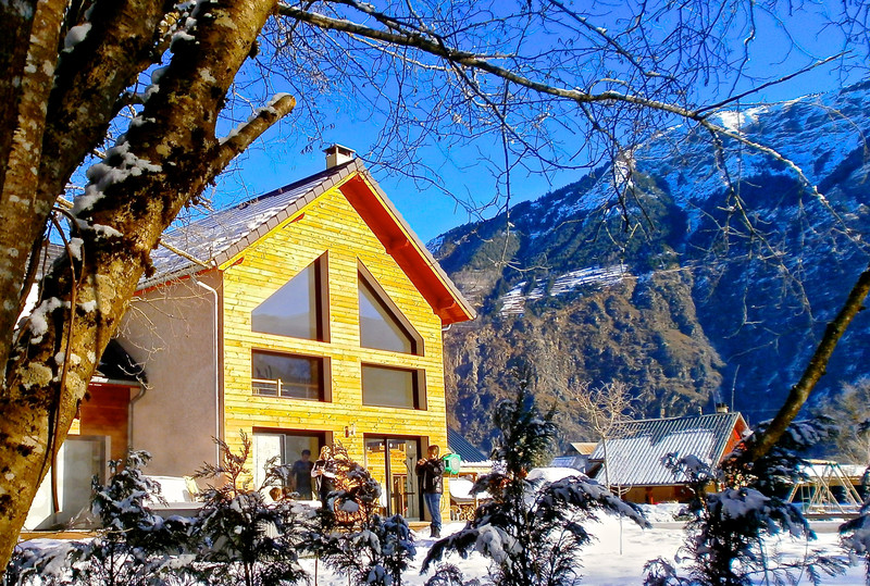 Chalet à vendre à Le Bourg-d'Oisans, Isère - 955 000 € - photo 1 Chalet à vendre à Le Bourg-d'Oisans, Isère - 955 000 € - photo 1