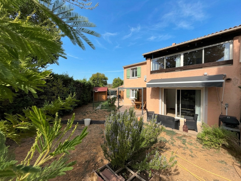 French property for sale in Le Val, Var - €381,600 - photo 5