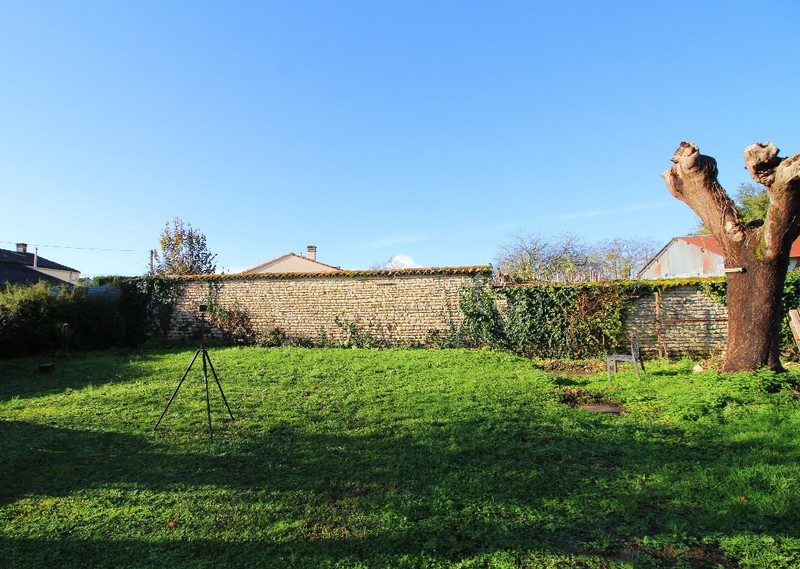 French property for sale in Longré, Charente - €149,900 - photo 10