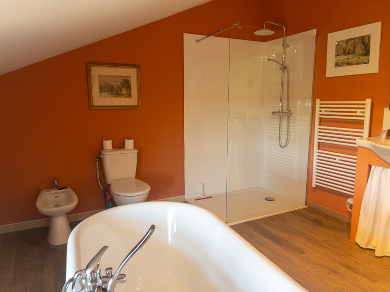 French property for sale in Les Essards, Charente - €278,000 - photo 7