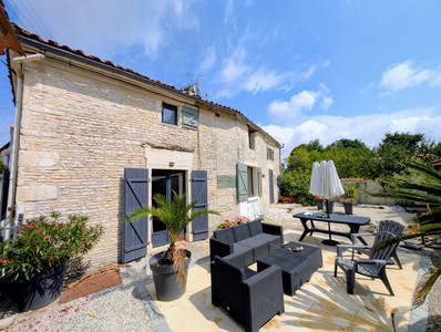 Maison à vendre à Aubigné, Deux-Sèvres, Poitou-Charentes, avec Leggett Immobilier