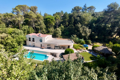 Maison à vendre à Roquefort-les-Pins, Alpes-Maritimes, PACA, avec Leggett Immobilier