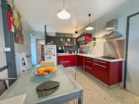 Maison à vendre à Saint-Séverin, Charente - 175.000 € - photo 4