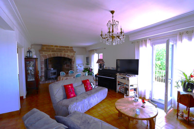 French property for sale in Queyssac-les-Vignes, Corrèze - €299,500 - photo 4