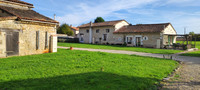 Maison à vendre à Mairé-Levescault, Deux-Sèvres - 450.500 € - photo 1
