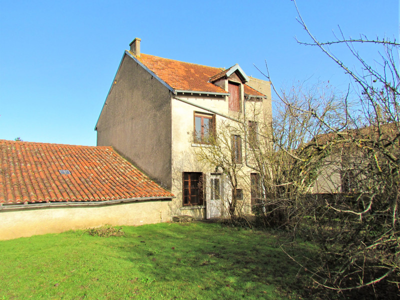 House for sale in Bouresse Vienne characterful five