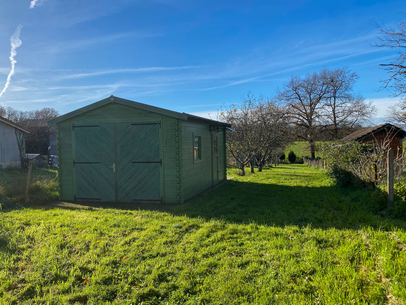 French property for sale in Nieuil, Charente - €144,430 - photo 1