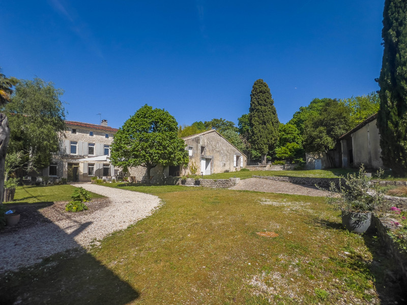 French property for sale in Angoulême, Charente - €672,000 - photo 1