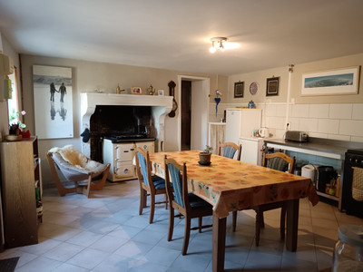 French property for sale in La Chapelle-Bâton, Vienne - €137,340 - photo 3