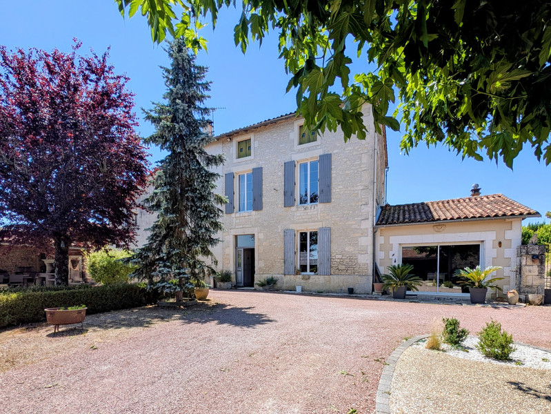 French property for sale in Verteuil-sur-Charente, Charente - €296,000 - photo 0