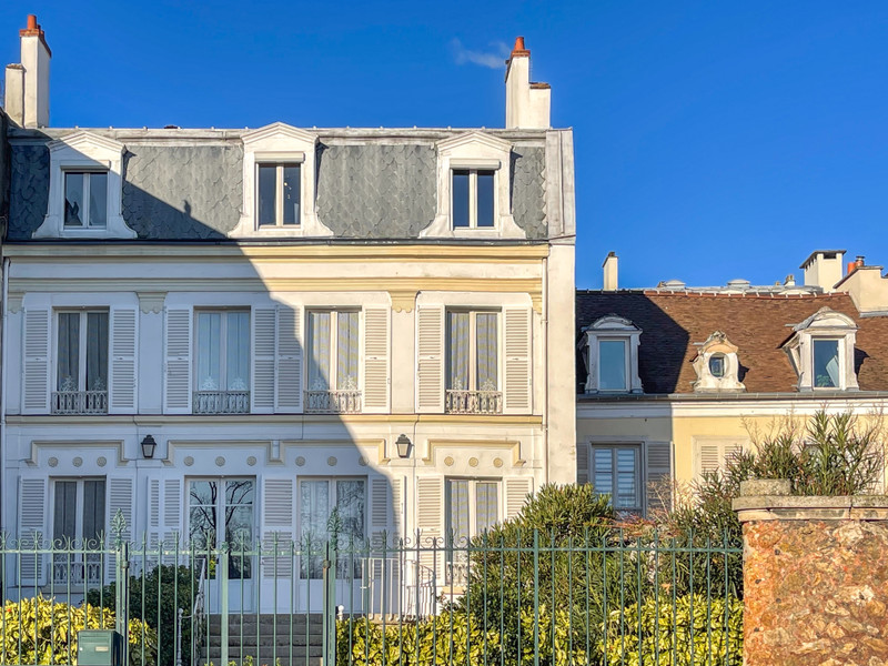 Maison à vendre à Andrésy, Yvelines - 999.999 € - photo 1