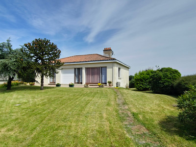 Maison à vendre à Saint-Jean-de-Beugné, Vendée, Pays de la Loire, avec Leggett Immobilier