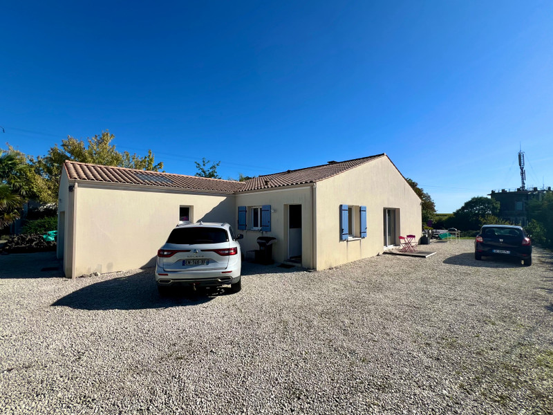 French property for sale in Mortagne-sur-Gironde, Charente-Maritime - €260,640 - photo 1