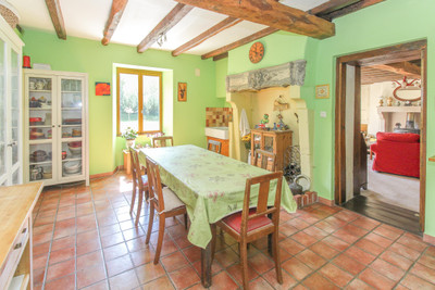 French property for sale in Saint-Lin, Deux-Sèvres - €245,000 - photo 2