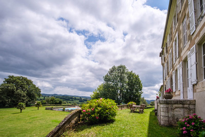 Château exquis avec maison de guardien, pigeonnier, piscine, vue imprenable, 3,9  hectares - Périgord Vert