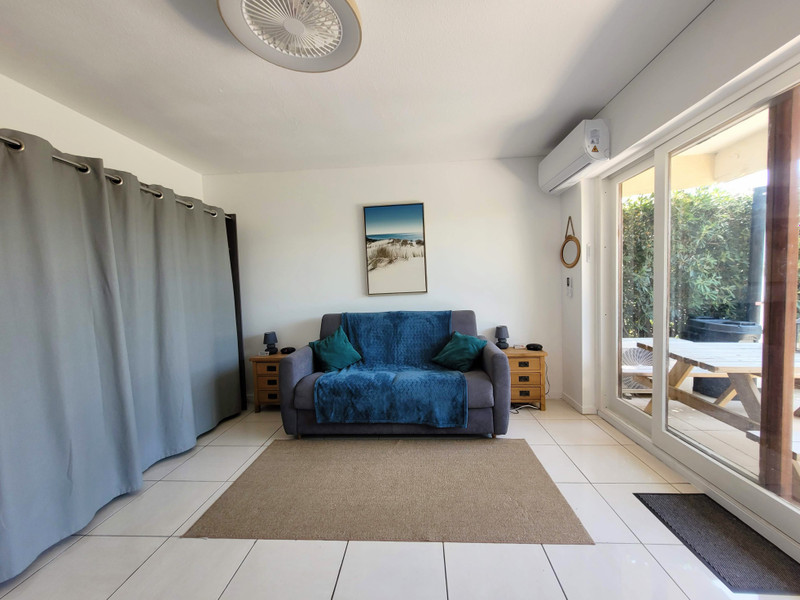 French property for sale in Canet-en-Roussillon, Pyrénées-Orientales - €125,000 - photo 4