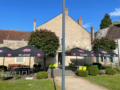 Commerce à vendre à Lignières, Cher, Centre, avec Leggett Immobilier