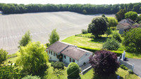 Maison à vendre à Montmoreau, Charente - 238.500 € - photo 1