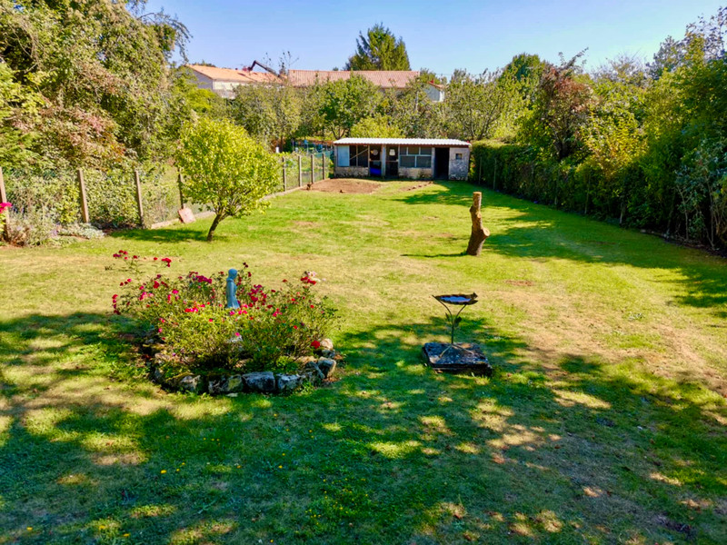 French property for sale in Alloinay, Deux-Sèvres - €178,200 - photo 3