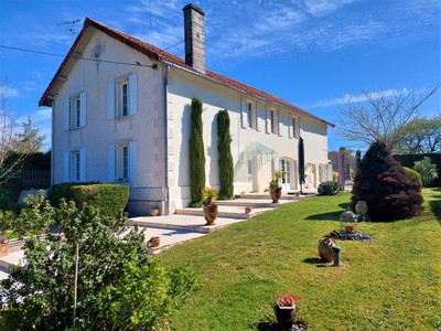 Maison à vendre à Angoulême, Charente, Poitou-Charentes, avec Leggett Immobilier