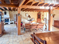 Propriété à vendre à Ruffec, Charente - 160 500 € - photo n°4